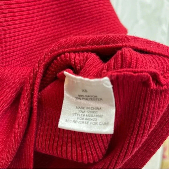 Pink rose vintage women’s size XS Red long sleeve sweater - Picture 3 of 4